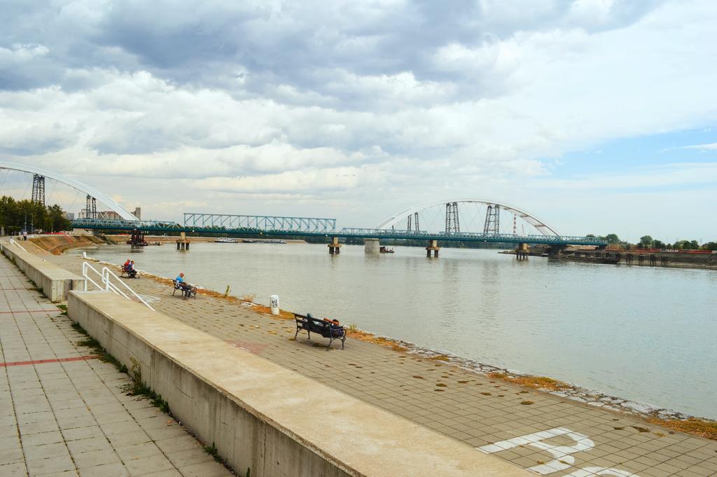 Apartment Riverside Gem Нови-Сад Экстерьер фото